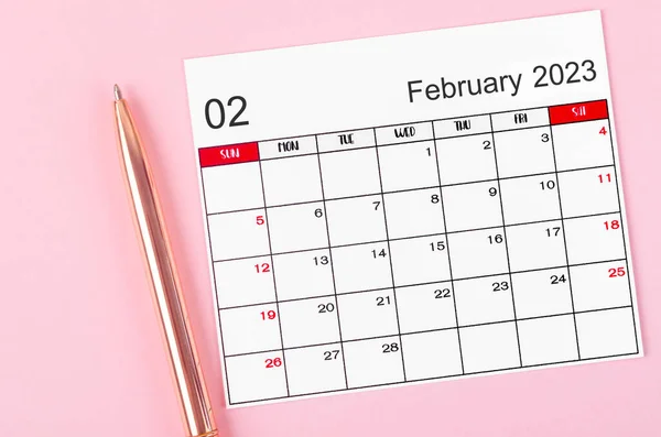 Fevereiro 2023 Calendário Mensal Com Caneta Sobre Fundo Bonito — Fotografia de Stock