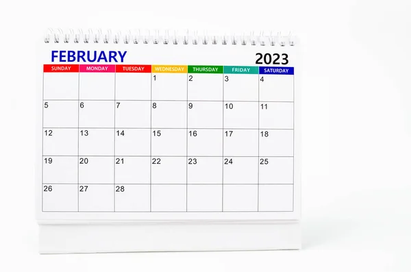 2023年2月2023年独立于白色背景的月度桌上日历 — 图库照片