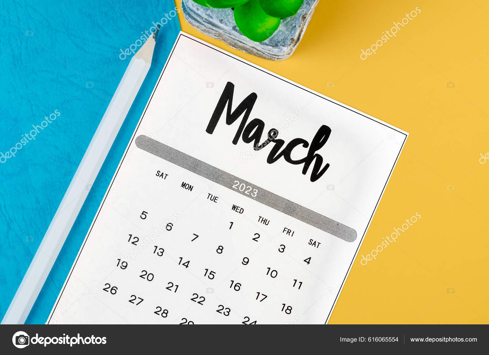 Marzo 2023 Calendario Mensual Para 2023 Año Con Lápiz Sobre fotografía de stock © gamjai