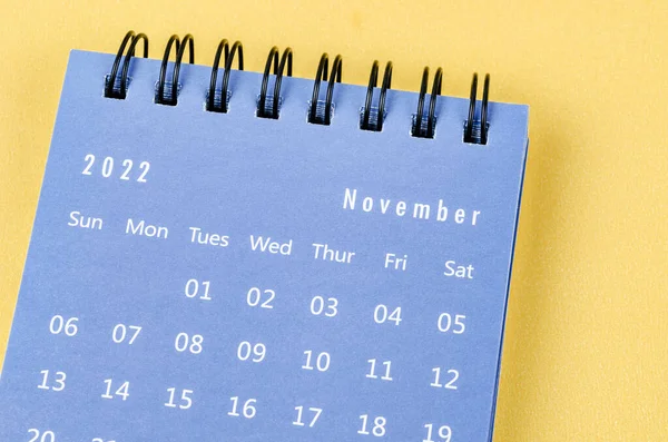 Listopad 2022 Měsíční Kalendář Pro 2022 Rok Žlutém Pozadí — Stock fotografie