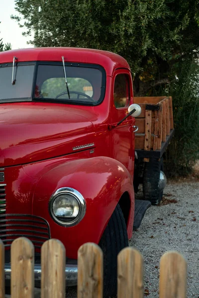 Red old internetional pickup truck. Vertical photo. — Stock Photo, Image