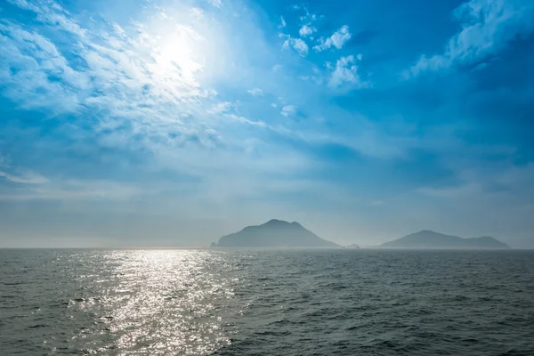 Isla en la bahía de Tongyeaong — Foto de Stock