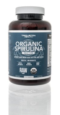 Winneconne, WI -10 Ekim 2021: Triquetra sağlık organik spirulina takviyesi