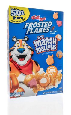 Winneconne, WI -1 Ocak 2021: İzole bir arkaplanda marşmelovlu Kelloggs şekerli gevrek paketi