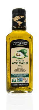 Winneconne, WI -23 Ocak 2021: İzole edilmiş arka planda bir şişe Uluslararası avokado yağı