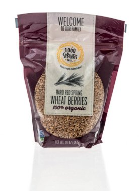 Winneconne, WI -13 Mart 2021: İzole bir arka planda ailemize hoş geldiniz buğday sert böğürtlen paketi