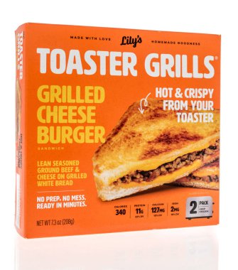 Winneconne, WI -20 Mart 2021: Bir paket Lilys tost makinesi izole bir arka planda ızgara peynirli burger yapıyor