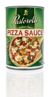 Winneconne, WI -20 Mart 2021: İzole bir arkaplanda Pastorelli pizza sosu paketi