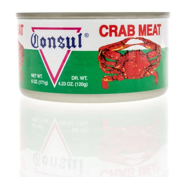 Winneconne, WI -10 Nisan 2022: İzole edilmiş arka planda bir konsolos yengeç eti konservesi