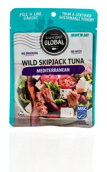 Winneconne, WI -10 Nisan 2022: İzole edilmiş arka planda bir Raincoast küresel vahşi atlama orkinos paketi