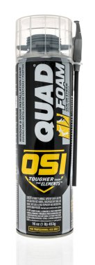 Winneconne, WI -23 Nisan 2022: İzole edilmiş arka planda bir kutu CSI dörtlü köpük sprey dolgu maddesi