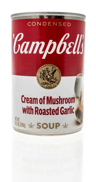 Winneconne April 2022 Can Campbells Cream Mushroom Roasted Garlic Condensed — 图库照片