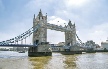 Londra 'daki kule köprüsü
