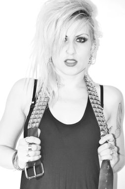 sarışın punk kız