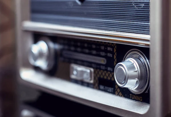 Détail rapproché d'une radio de style vintage — Photo