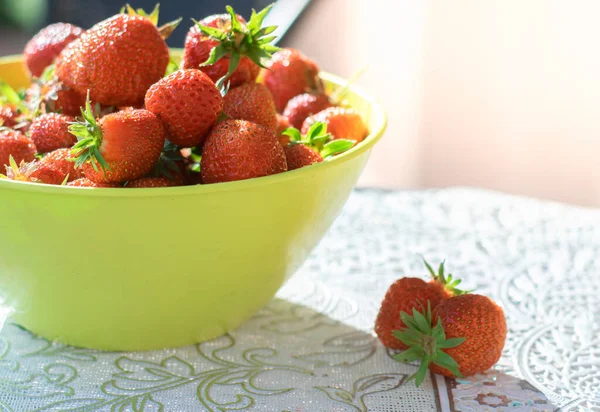 Freshly Picked Red Garden Strawberries — Photo