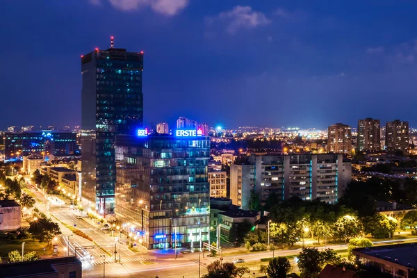 Budově Eurotower budova, domov v Záhřebu burze — Stock fotografie