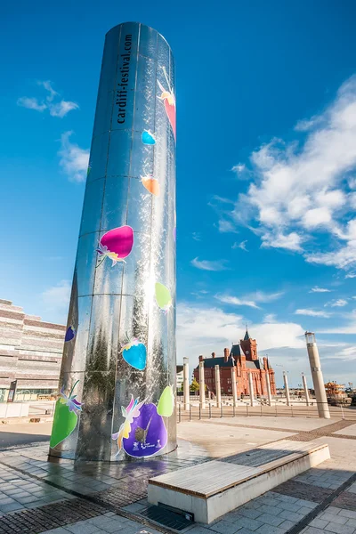 CARDIFF, Reino Unido - 8 de septiembre de 2010: Torre de agua en el paso Roald Dahl — Foto de Stock