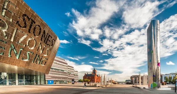 КАРДИФФ, Великобритания - 8 сентября 2010 года: Cardiff Millennium Centre в Кардиффе — стоковое фото