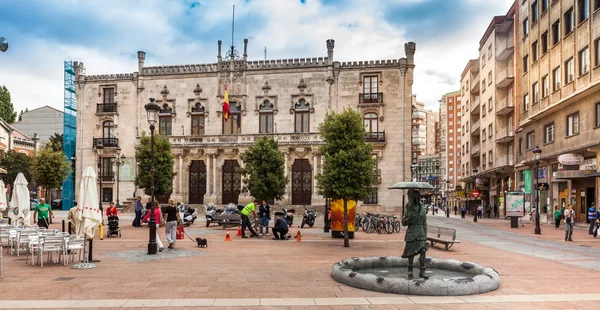 Plaza de Alonso Martinez with Palacio de Capitania General in Burgos, Spain — Stock Photo, Image