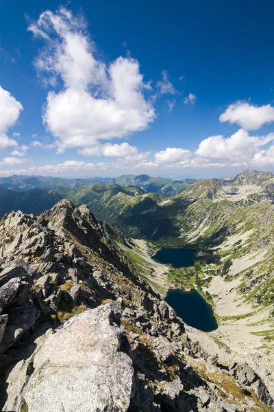 En la cima del pico de la montaña — Foto de Stock