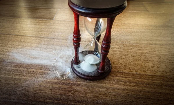 Broken Hourglass Sand Clock — Stock Photo, Image