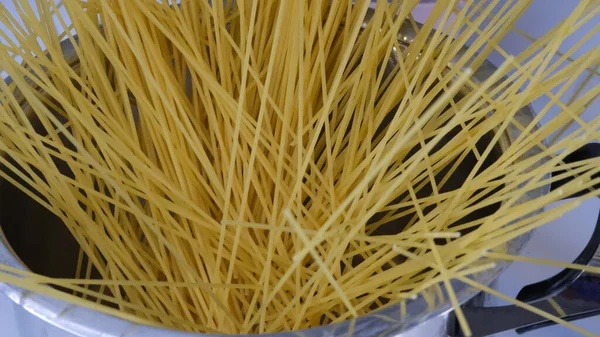 Spaghetti Uncooked Spaghetti Pan — ストック写真