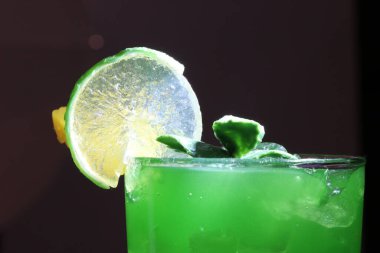 Kapalı limonlu meşrubat kokteyli 