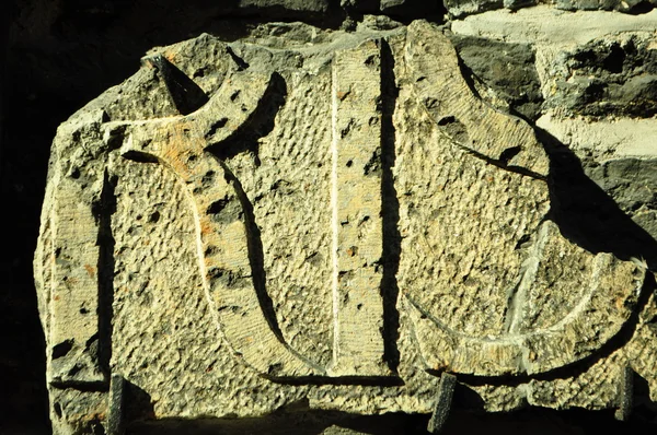 石の上の古代文学作品 — ストック写真