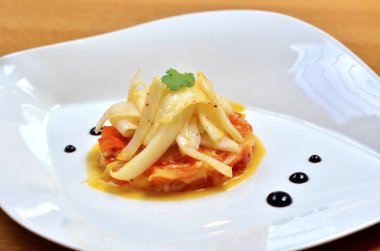 Kalamar, biber à la Bask ile güzel bir lezzetli yemek