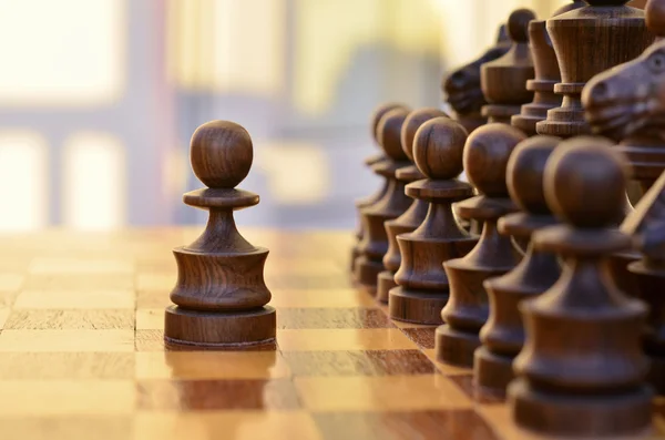 satranç içeren bir tablo