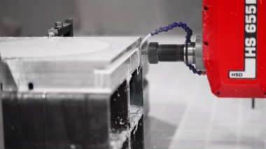 Minsk, Belarus - 12 01 2021: Alüminyum küf imalatına yakın çekim