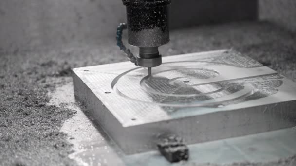 Najwyższe technologie CNC w produkcji wypełnionej formy aluminium — Wideo stockowe