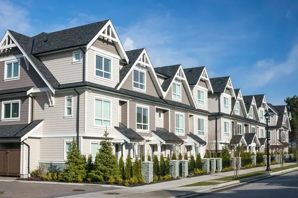 Modern townhouse complex — Stock Photo, Image