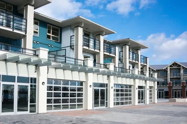 Edificio de apartamentos — Foto de Stock