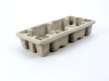 Beyaz arkaplanda izole edilmiş şok geçirmez kutu