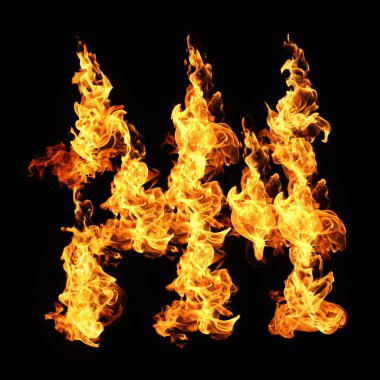 Yangın alevleri koleksiyonu siyah arkaplanda izole edildi