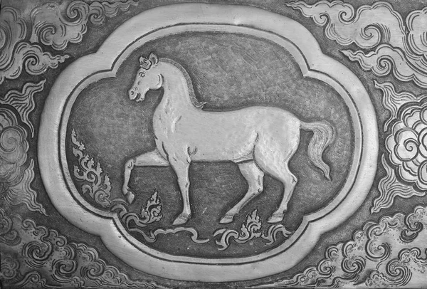 伝統的なタイの銀の価値 黄道帯のシンボルの彫刻 — ストック写真