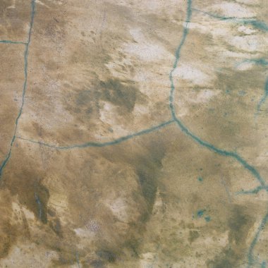 Eski kirli doku, gri beton duvar