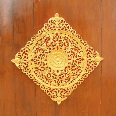 çiçek desen ahşap arka plan üzerinde oyulmuş