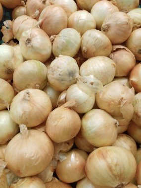 Taze soğan. Soğan arka planı. Olgun soğanlar.