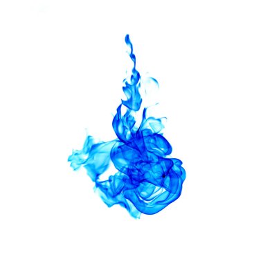 Beyaz arkaplanda mavi alevler izole edildi