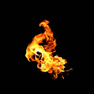 Yangın alevleri koleksiyonu siyah arkaplanda izole edildi