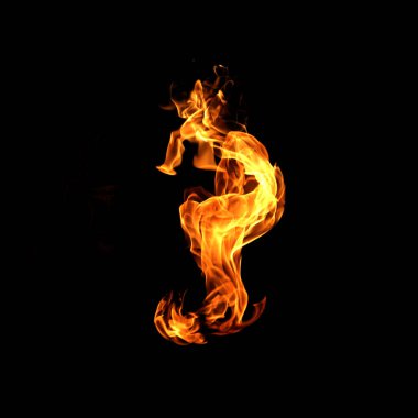 Siyah arkaplanda yangın