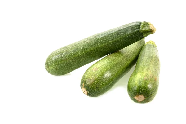 Drie Verse Groene Courgette Geïsoleerd Witte Achtergrond — Stockfoto