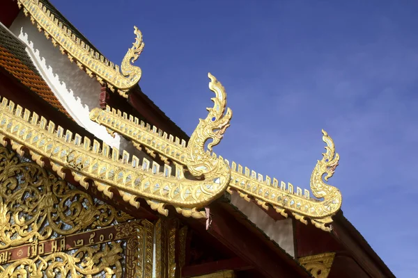 Arte Tailandese Sul Tetto Nel Tempio Thailandia — Foto Stock