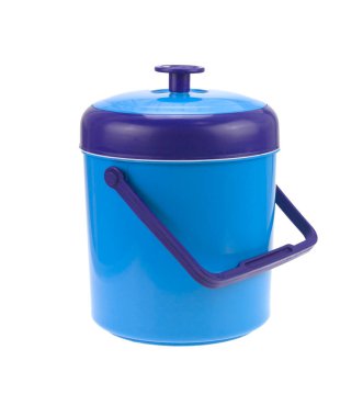 Buz şişesi beyaz arkaplanda izole edildi