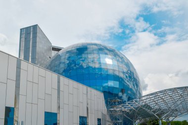 Kaliningrad, Rusya. 1 Haziran - 2021 Dünya Okyanusu Müzesi bir küre şeklinde inşa edildi.