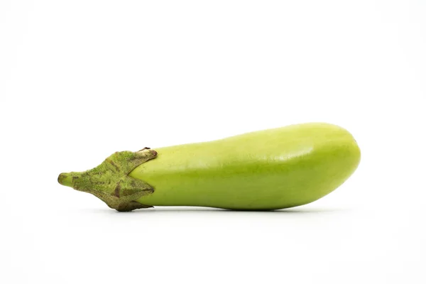 Groene Aubergine Geïsoleerd Witte Achtergrond — Stockfoto