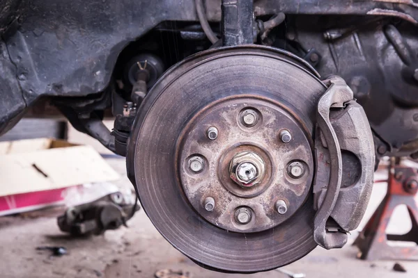 sedan otomobil bakım süspansiyon